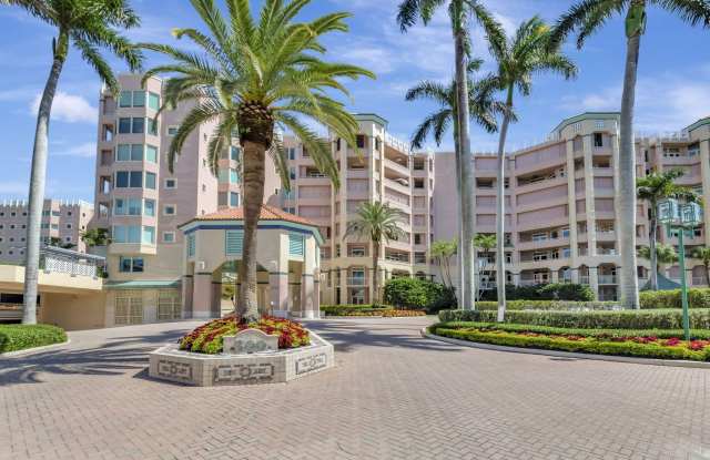 300 SE 5th Avenue photos photos