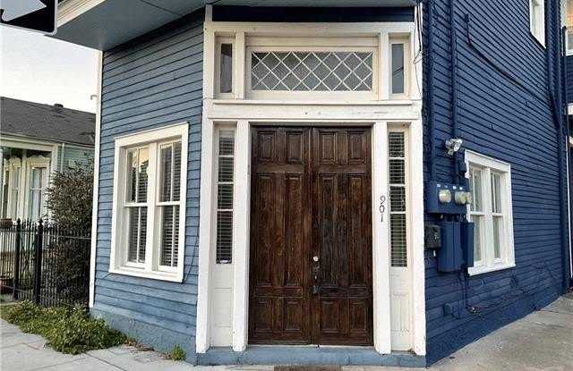 901 JACKSON Avenue photos photos