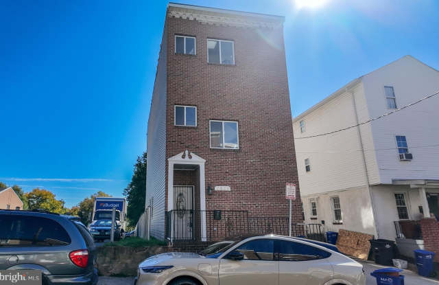 5523 HUNTS Place NE - 5523 Hunt Place Northeast, Washington, DC 20019