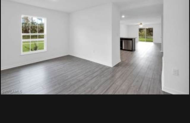 2720 Northeast 7th Place Gallery 2