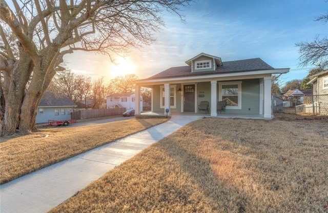 700 N MCKINLEY Avenue photos photos