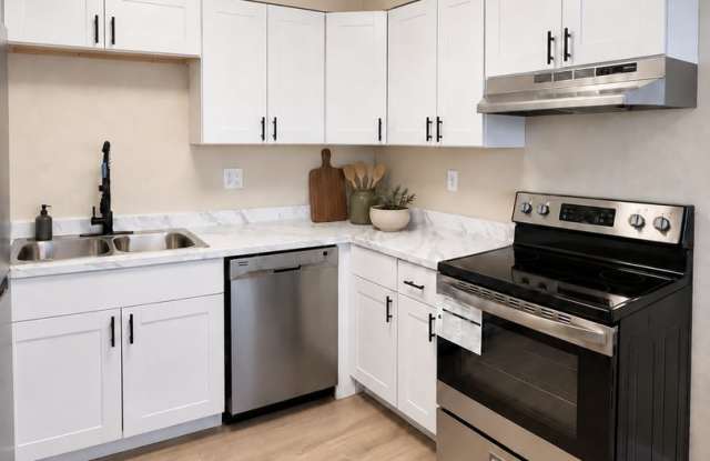 Pond Place Apts Gallery 4