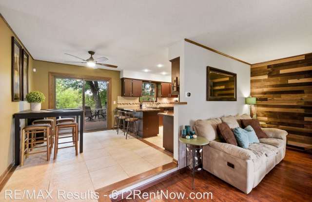 14010 Sunnyslope Drive Gallery 3