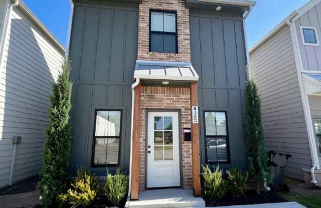 Spacious 3BR/2.5BA Townhome Near Downtown Edmond & UCO Gallery 1