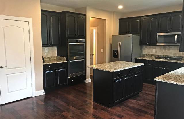 8282 MINERAL SPRINGS DRIVE Gallery 4