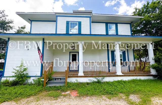 518 N. 26th St. - Charming 4 Bedroom, 3 Bathroom Home in Corsicana, TX! photos photos