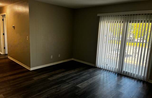 2016 North Section Street - 6 Gallery 4