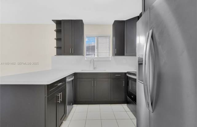 16215 Southwest 137th Court Gallery 3