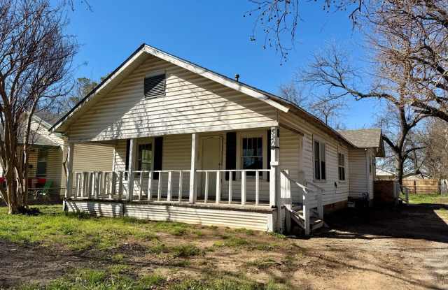 3 Bedroom and 1 Bathroom Home in Shawnee for rent photos photos