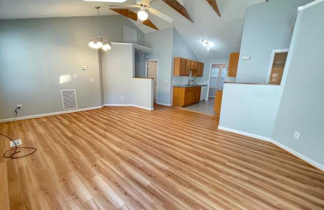 Great location! 4br house w/ parking, large rooms within walking distance to UNC Campus! Gallery 4