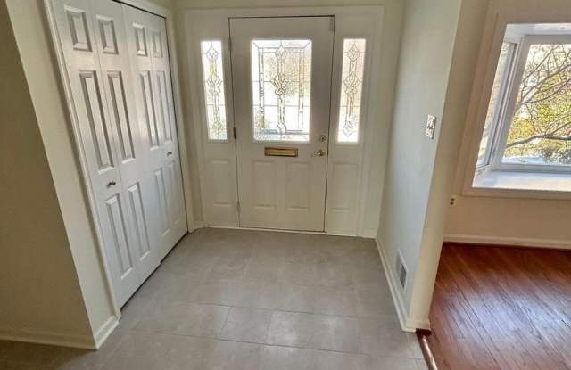 3301 SPRING LN Gallery 2