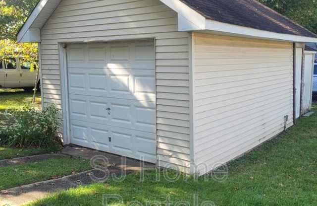 745 Highland Avenue - Garage photos photos