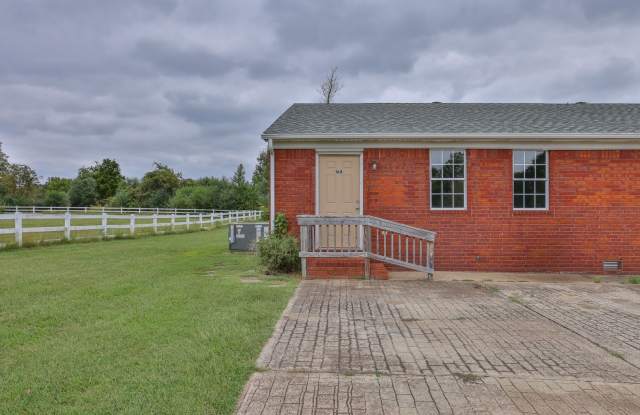 Charming Duplex in Heart of Dresden! Gallery 2