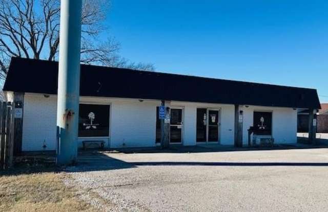 102 S Collins photos photos