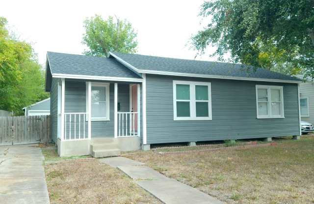 1046 Chamberlain - 2/Bed 1/Bath - $1500/month Gallery 1