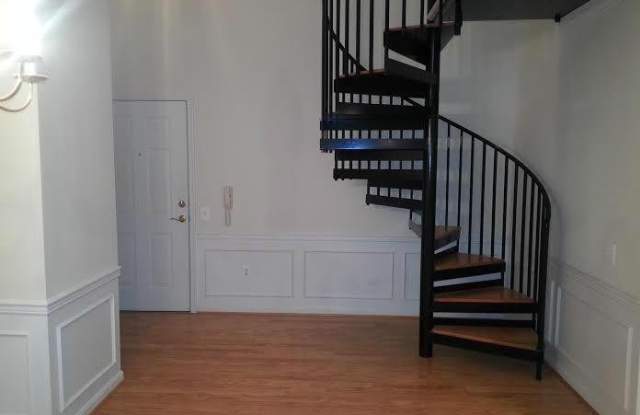 400 HARRISON COURT Gallery 2