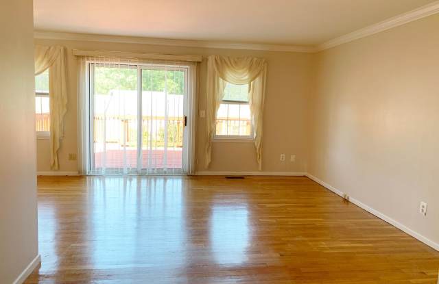 5418 CALSTOCK COURT Gallery 2
