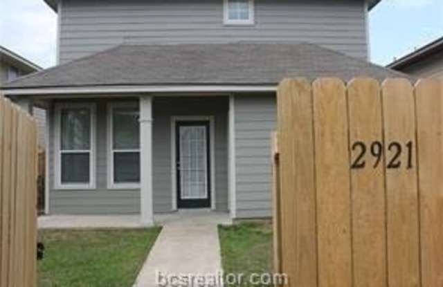 2921 McLaren Drive photos photos