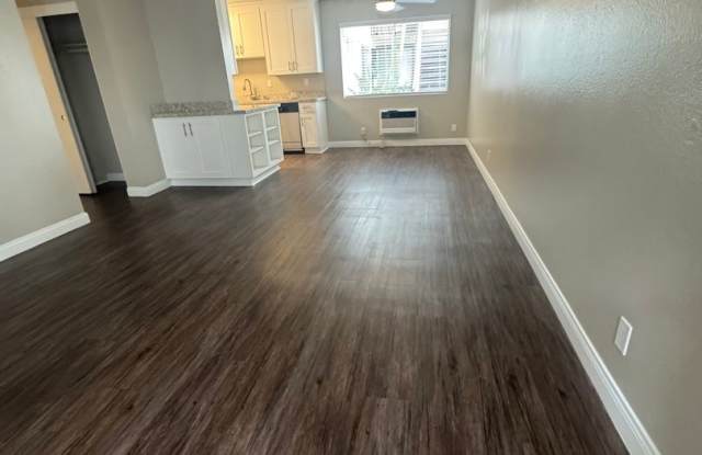 Carlsbad Coast Apts photos photos