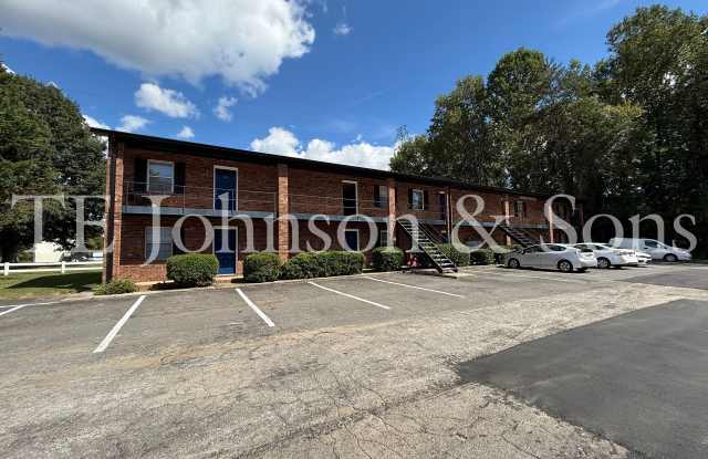 Cozy 1-Bedroom with Water Included photos photos