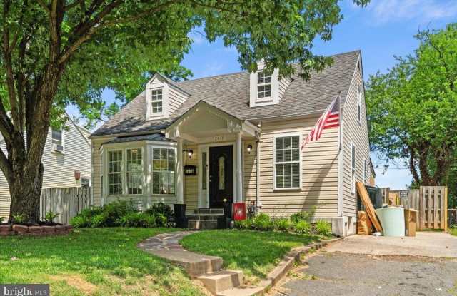 2819 SUMMERFIELD Road - 2819 Summerfield Road, West Falls Church, VA 22042