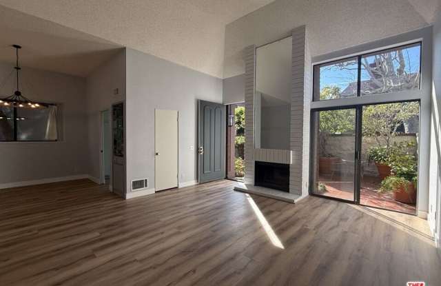 4549 Alla Rd unit: 6 photos photos