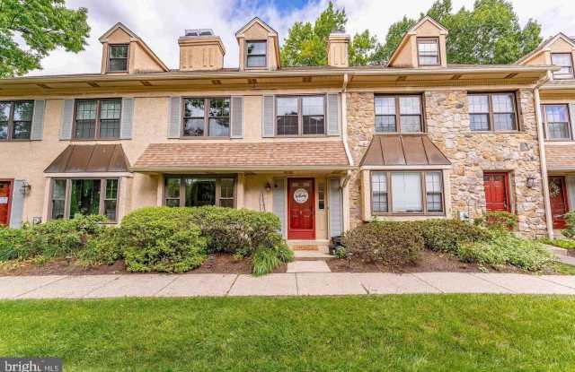 11 CHATEAU Circle Gallery 1