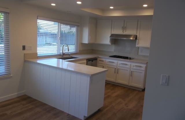 256 Ironwood Court - 256 Ironwood Court, Thousand Oaks, CA 91360