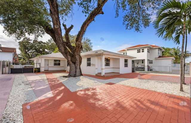 3072 NW 14th St photos photos