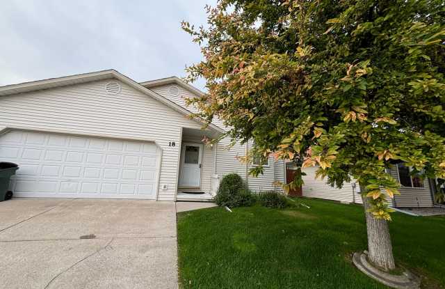 Quiet Two Bedroom Low Maintenance Town Home photos photos