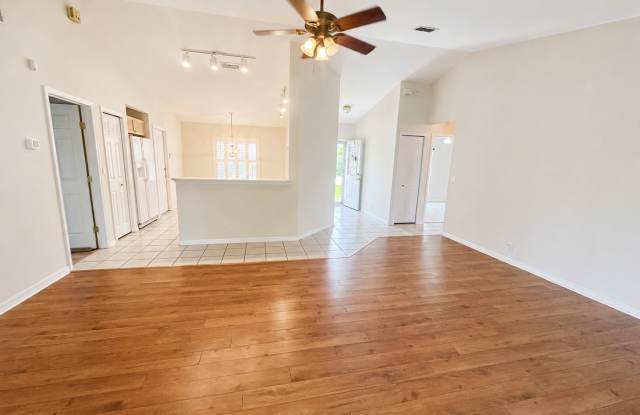 3-Bedroom, 2-Bath home, Quiet Neighborhood in Palm Coast! Gallery 4