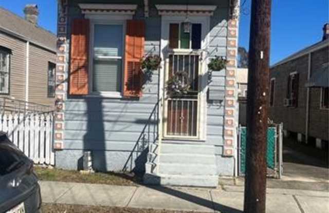 2711 AUBRY Street - 2711 Aubry Street, New Orleans, LA 70119