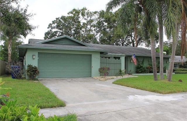 1939 ARVIS CIRCLE W - 1939 Arvis Circle West, Largo, FL 33764