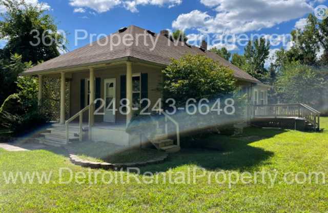 2 bedroom 1 bathroom gem in Harrison Township Michigan! Accepts Pets! Gallery 4