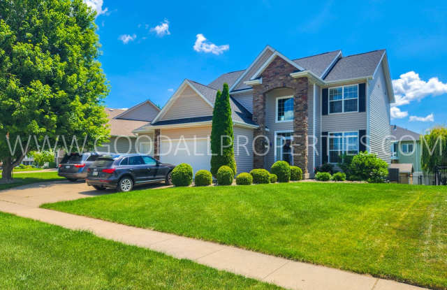 5 Bedroom, 4 bath Two-story in Urbandale but the Waukee School District photos photos