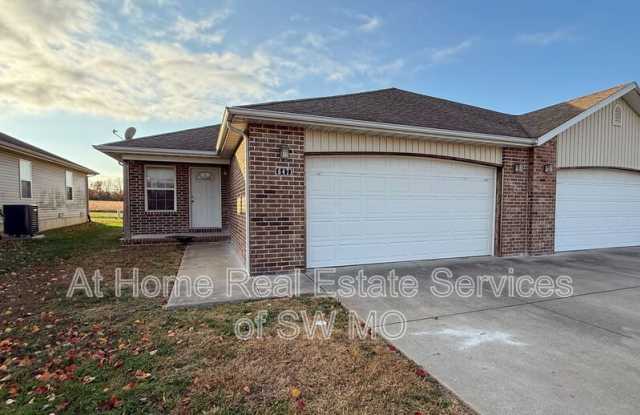 647 S Landen - 647 South Landen Avenue, Republic, MO 65738