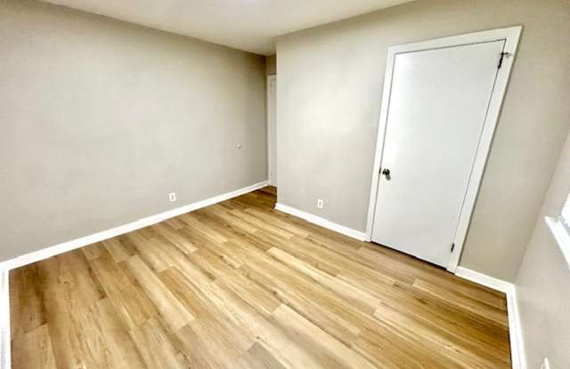 Spacious 4-Bedroom Home Across from the Park! Gallery 3
