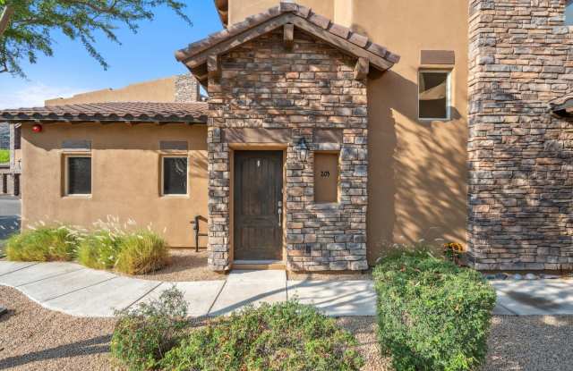 3 bedroom 2 Bathroom Rancho Verde Del Rio Townhome Gallery 3