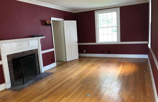 4843 BUTTERWORTH PL NW Gallery 3