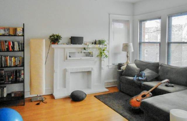 1450 West Cornelia photos photos