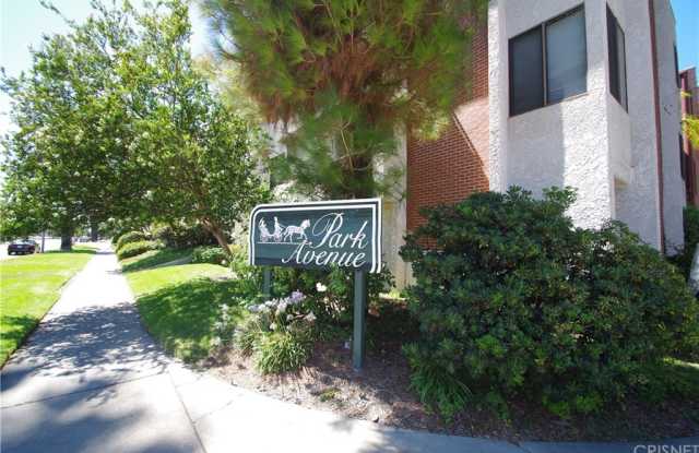 7211 Cozycroft Avenue Gallery 2