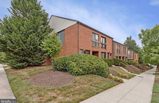 2435 18TH ST NE #2435 Gallery 4