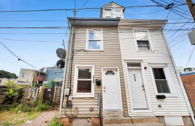 Comfortable 3-Bedroom Home in Allentown Gallery 1