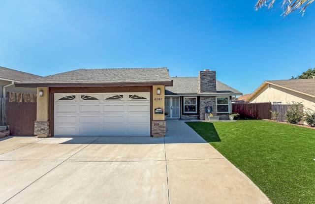 SD: Spacious 4BD/2BA Home in Mira Mesa with Large Backyard, 2-Car Garage & In-Unit Laundry photos photos