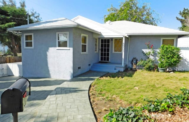 4931 Cloud Ave. - 4931 Cloud Avenue, La Crescenta-Montrose, CA 91214