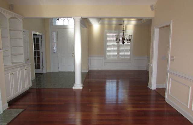 Property located in Ocean Ridge Plantation - 2 bedrooms 2 1/2 baths with several bonus rooms and a 2 car garage Gallery 3