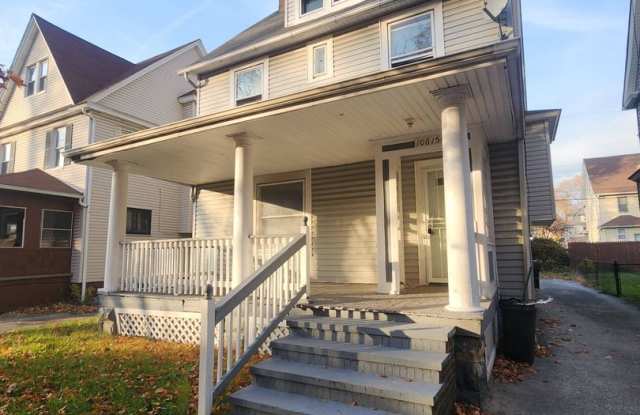 Charming 3-Bedroom Property in Prime Location photos photos