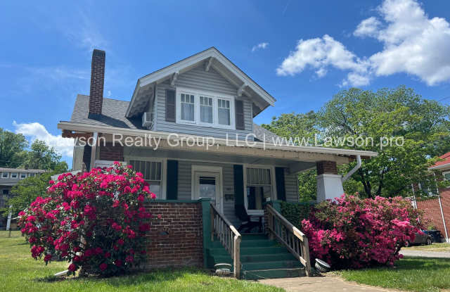 Beautiful and Spacious House, Close to the Greenway and Carillion photos photos
