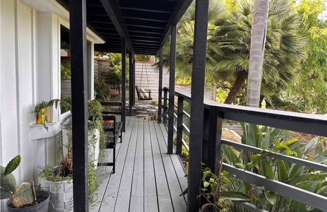 736 Griffith Place Lower photos photos