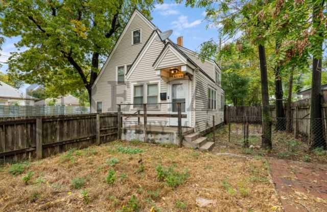 1218 East Morris Street Gallery 3